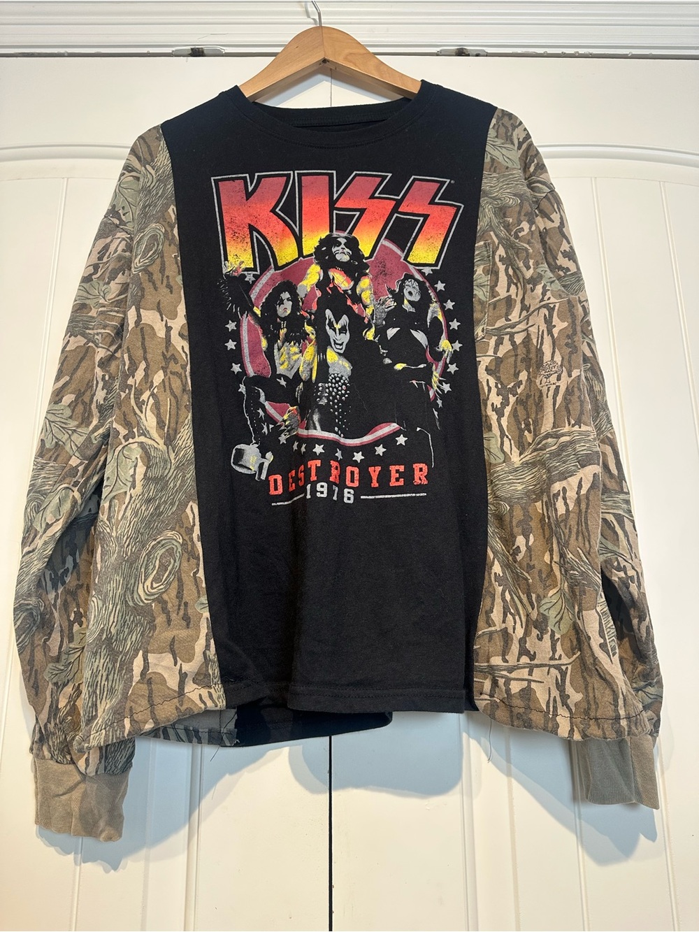 Reworked Kiss Black Graphic Long Sleeve Shirt Size L